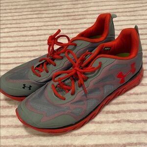 Under Armour Men's SZ 11 Athletic Shoes in Gray and Red